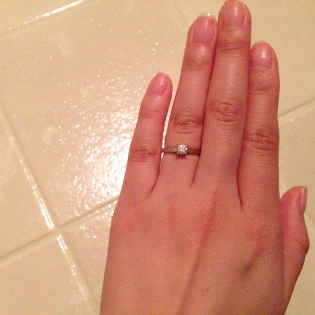 【カルティエ(Cartier)の口コミ】 重ね付けも可能なシンプルな一粒ダイアモンドです。昔からあるカルティエ…