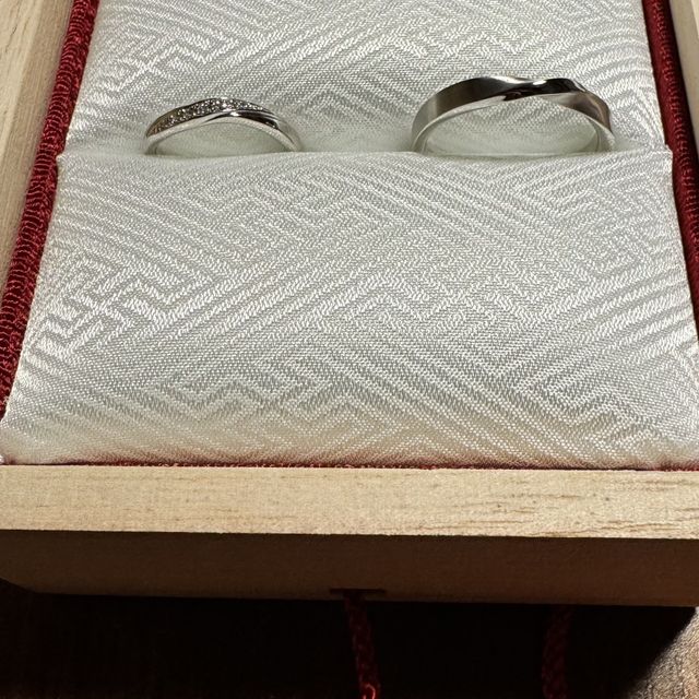 【TOMOE(トモエ)の口コミ】 どんなシーンにも合うデザイン、シンプルで飽きのないデザイン、軽量で着…