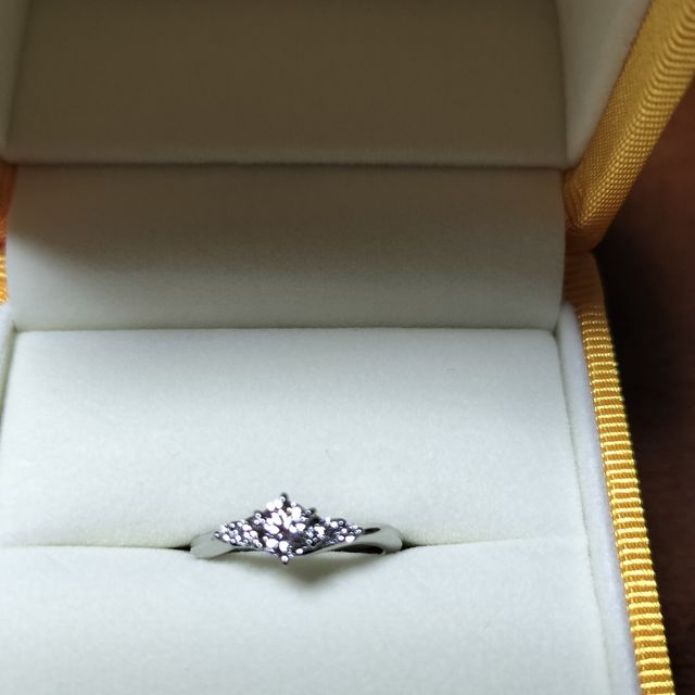 【ケイウノ ブライダル(K.UNO BRIDAL)の口コミ】 種類がとにかく豊富すぎて、デザインを選ぶだけでも、かなりの時間がかか…