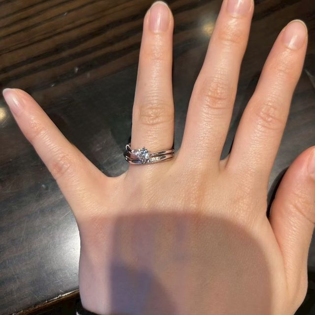 【ケイウノ ブライダル(K.UNO BRIDAL)の口コミ】 緩やかなウェーブで着け心地がよかった。普段指輪をしないので違和感がな…