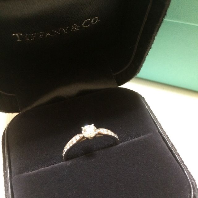 【ティファニー(Tiffany & Co.)の口コミ】 主人と一緒に何度も店舗に足を運びましたが、初回に主人がひとめぼれした…