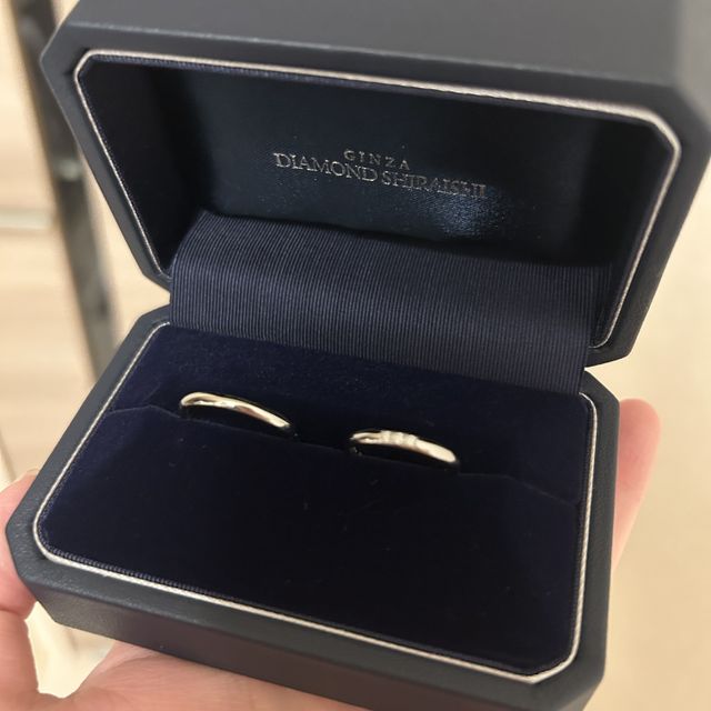 【銀座ダイヤモンドシライシの口コミ】 購入した結婚指輪のデザインは、シンプルで日常的にも非常に使いやすい素…
