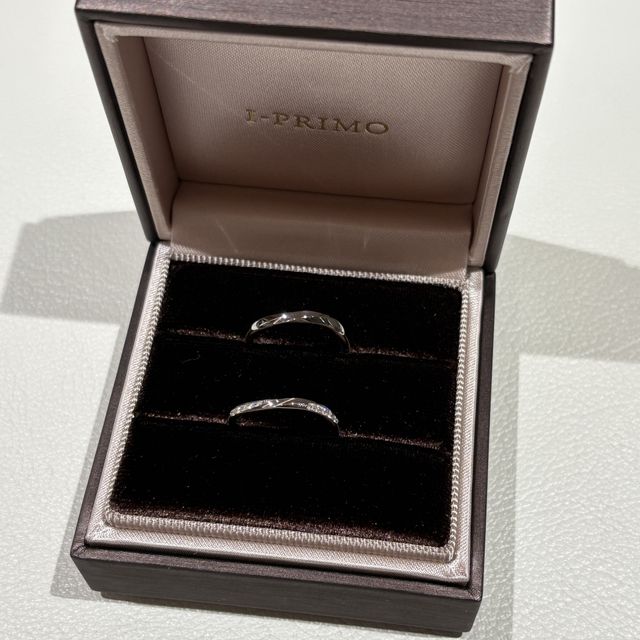 【アイプリモ(I-PRIMO)の口コミ】 付け心地が良く、もともと婚約指輪はつけないかなと思っていましたが、重…