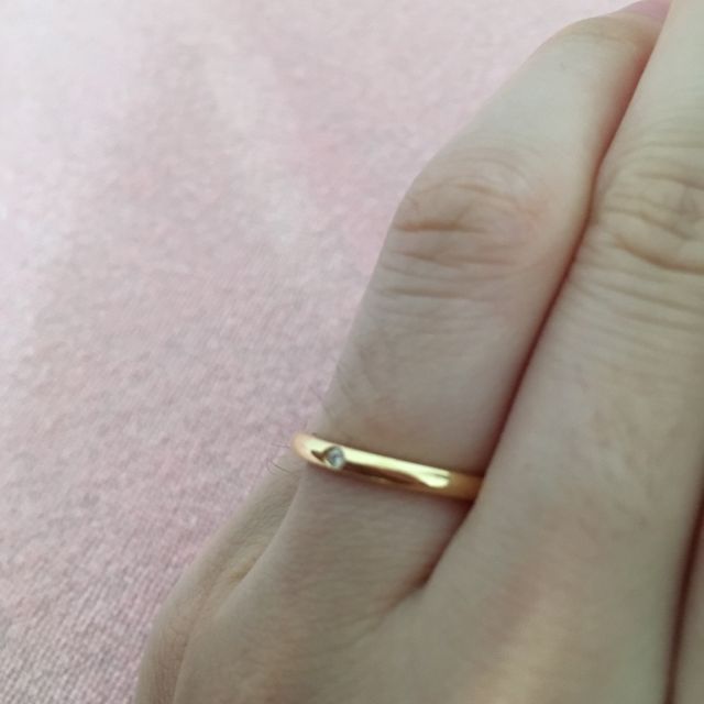 【ラザール ダイヤモンド(LAZARE DIAMOND)の口コミ】 デザインが良く、シンプルで品がある所に惹かれました。
金の指輪が良いな…