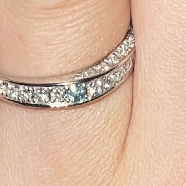 【SWEET BLUE DIAMOND(スウィートブルーダイヤモンド)の口コミ】 ネットで見て気になっており、実物を見てみたくて行きましたが、店舗に置…