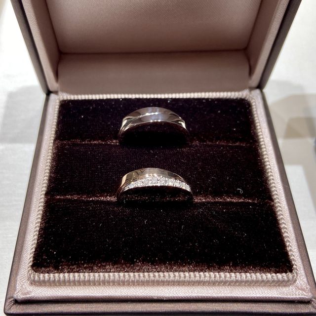 【アイプリモ(I-PRIMO)の口コミ】 大きい指輪のため、重ね付けがなくとも存在感を出すことができる。
指輪の…