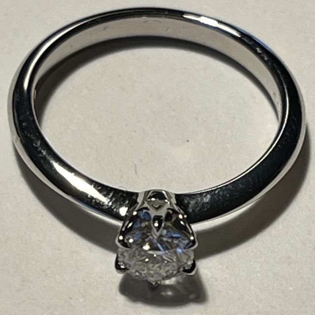 【アイプリモ(I-PRIMO)の口コミ】 アイプリモの指輪は、豊富なデザインと高品質なダイヤモンドが魅力だと思…