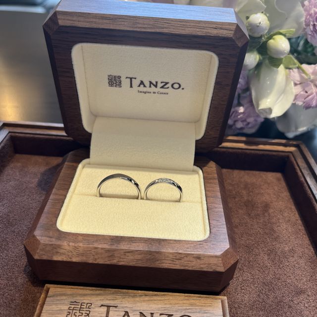 【TANZO.(鍛造指輪)の口コミ】 ふっくらな指をしており細いと指輪の存在感が無くなるかなと思い、通常よ…