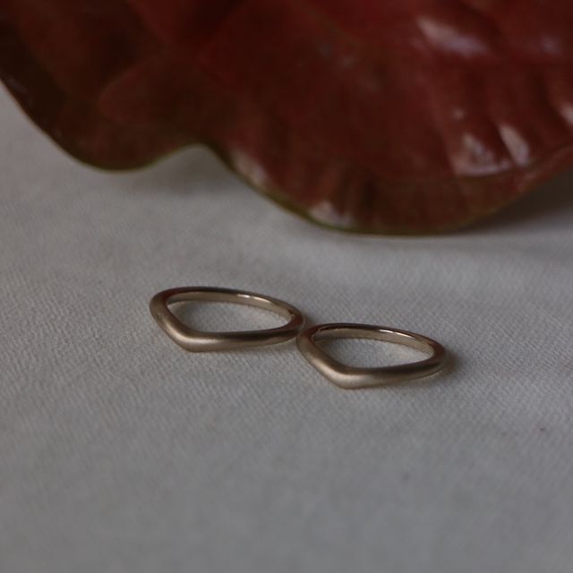 【atelier ST, CAT(アトリエ エスティーキャット)の口コミ】 セミオーダーとはいっても、豊富なデザインの中から、太さ、色、磨き、石…