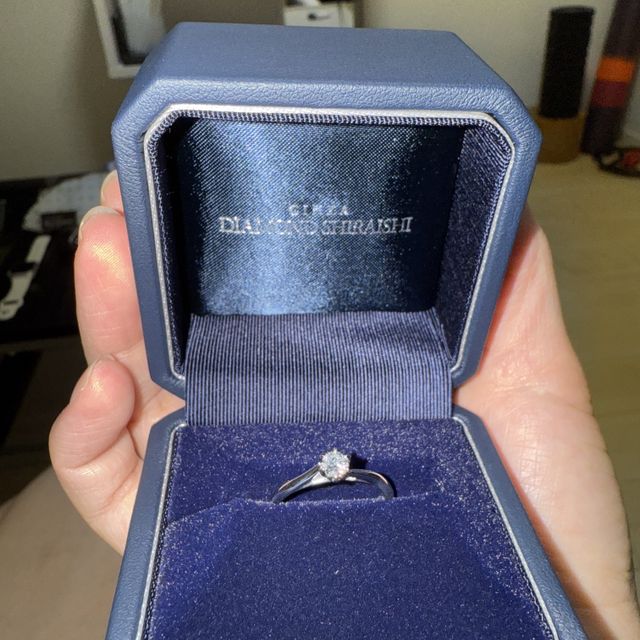 【銀座ダイヤモンドシライシの口コミ】 どのブランドの結婚指輪にも合うようなシンプルで婚約指輪を選択しました…