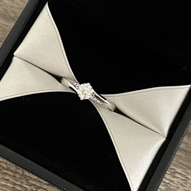 【エクセルコダイヤモンド(EXELCO DIAMOND)の口コミ】 華美すぎるデザインは似合わなかったので、すっきりシンプルかつエレガン…