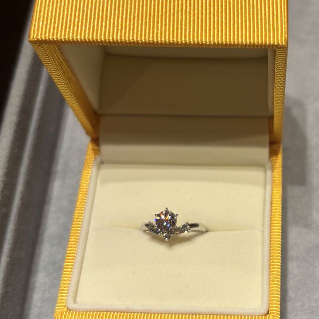 【ケイウノ ブライダル(K.UNO BRIDAL)の口コミ】 このたび、母から譲り受けた思い出のダイヤモンドを使って、指輪をリフォ…