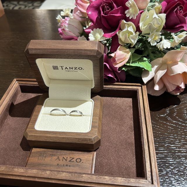 【TANZO.(鍛造指輪)の口コミ】 シンプルかつかっこいい可愛いを考えてデザインしました。
鏡面部分とマッ…