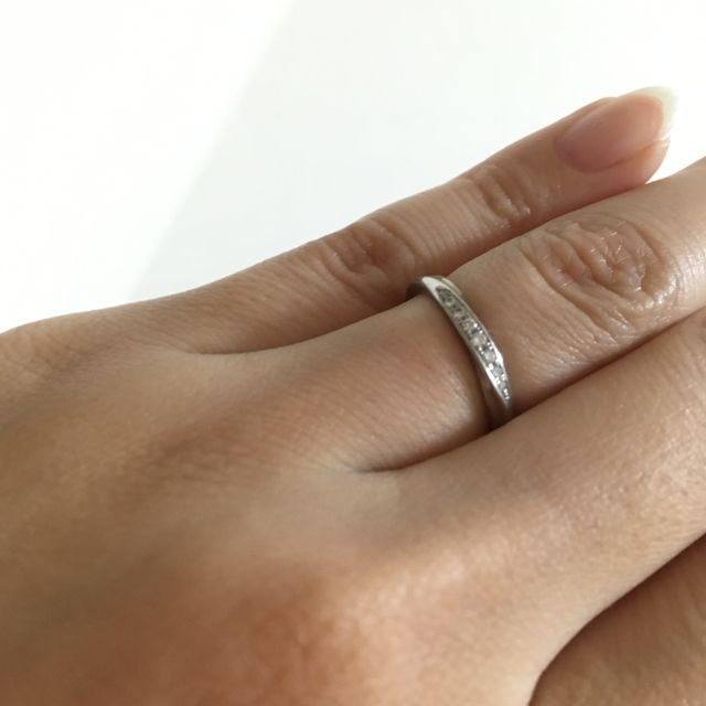 【4℃ BRIDAL(ヨンドシーブライダル)の口コミ】 見せていただいて、ふたりともこれっ！と思ったものにしました！
お店の方…