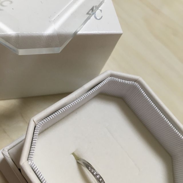 【4℃ BRIDAL(ヨンドシーブライダル)の口コミ】 見せていただいて、ふたりともこれっ！と思ったものにしました！
お店の方…