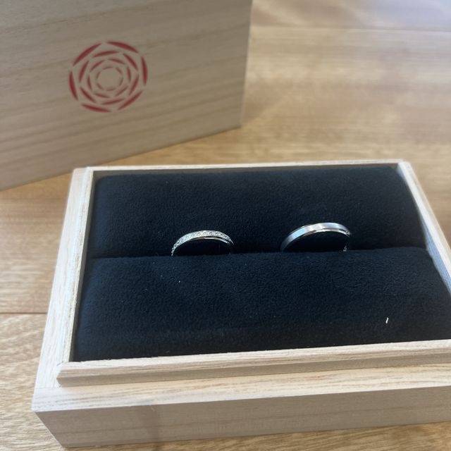 【出雲結(いずもゆい)の口コミ】 なかなかない個性的なデザインに惹かれました。男性の指輪も周りの被らな…