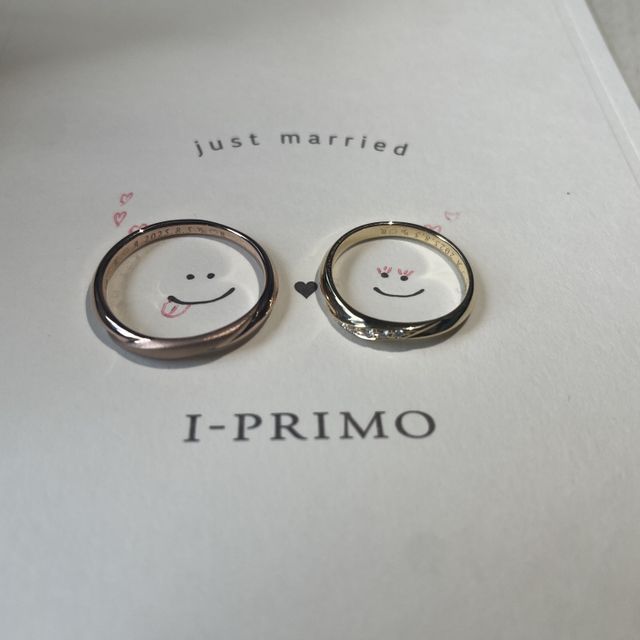 【アイプリモ(I-PRIMO)の口コミ】 お互い指の付け根が小指にかけて斜めになっているため、ウェーブがかかっ…