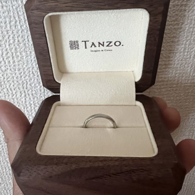 【TANZO.(鍛造指輪)の口コミ】 こだわりの製法を1から説明してくださり、理解が深まりました。

シンプル…