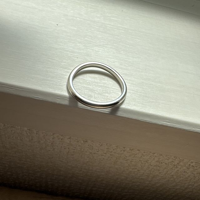 【アイプリモ(I-PRIMO)の口コミ】 とてもシンプルで、いつどこでどんな格好でつけていてもいい感じになりま…