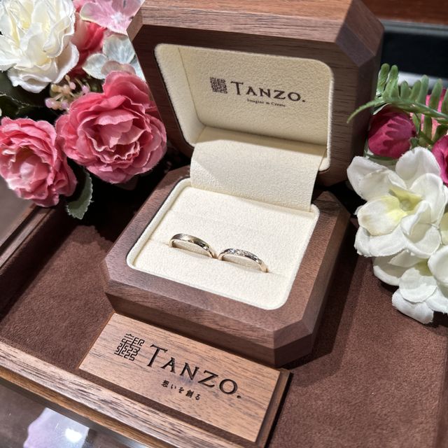 【TANZO.(鍛造指輪)の口コミ】 ダイヤを象徴するデザインにしました。婚約指輪と重ね合わせしても違和感…