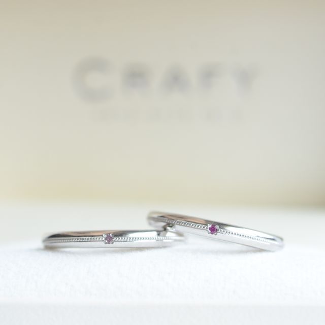 【CRAFY(クラフィ)の口コミ】 プラチナなので割としっかりと存在を感じられる。
それでいて重くなく、と…