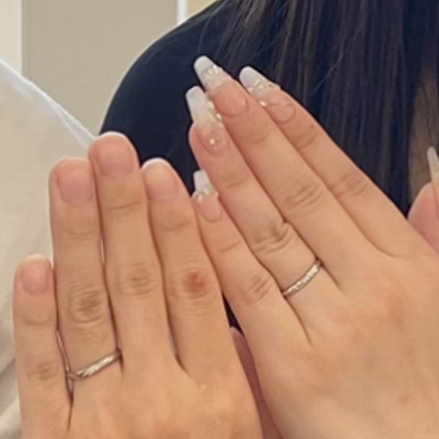 【アイプリモ(I-PRIMO)の口コミ】 わたしの手、指の形にはウェーブの指輪が似合うと教えていただき、1番初め…