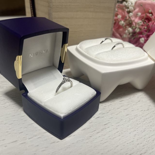 【俄(にわか)の口コミ】 この指輪のおすすめポイントは、横から見た指輪の顔と上からみた指輪の顔…