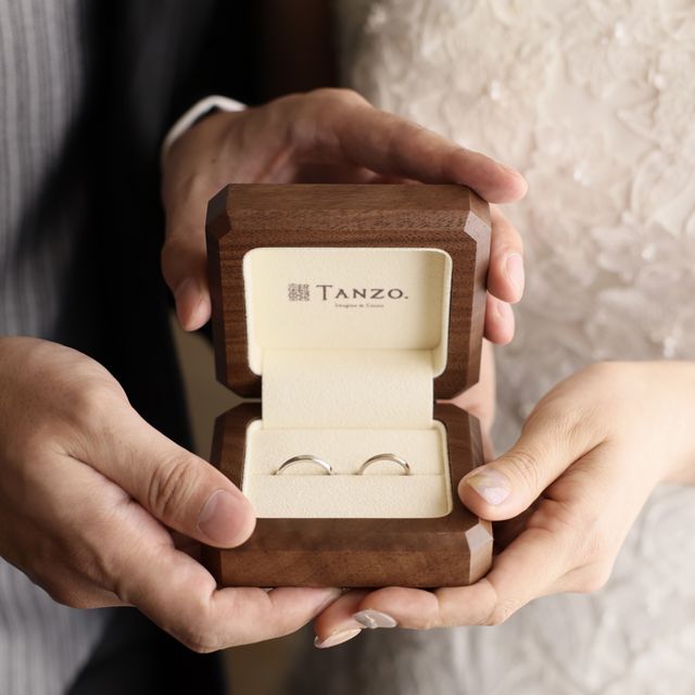 【TANZO.(鍛造指輪)の口コミ】 既存デザインの【沖つ白波】はマッドな面、鏡面、槌目がありキラキラした…
