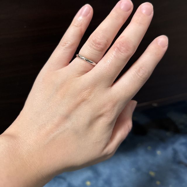 【ケイウノ ブライダル(K.UNO BRIDAL)の口コミ】 ぱっと見はシンプルなデザインが良く、目立ちすぎないデザインになってい…