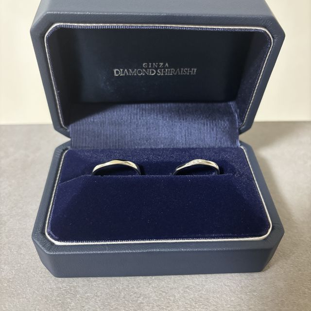 【銀座ダイヤモンドシライシの口コミ】 派手すぎず、少し輝きがあるところ。指に馴染む内甲丸で長時間でも快適。…