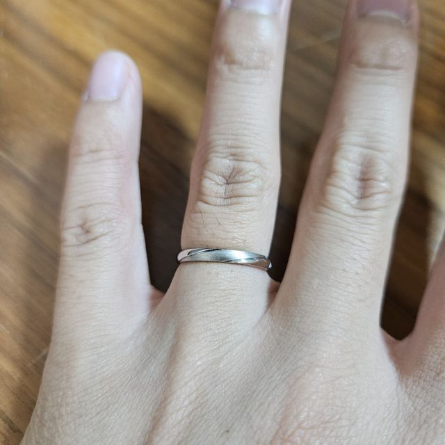 【アイプリモ(I-PRIMO)の口コミ】 普段指輪を着けてこなかったのでゴツゴツしたデザインと厚みのある指輪が…