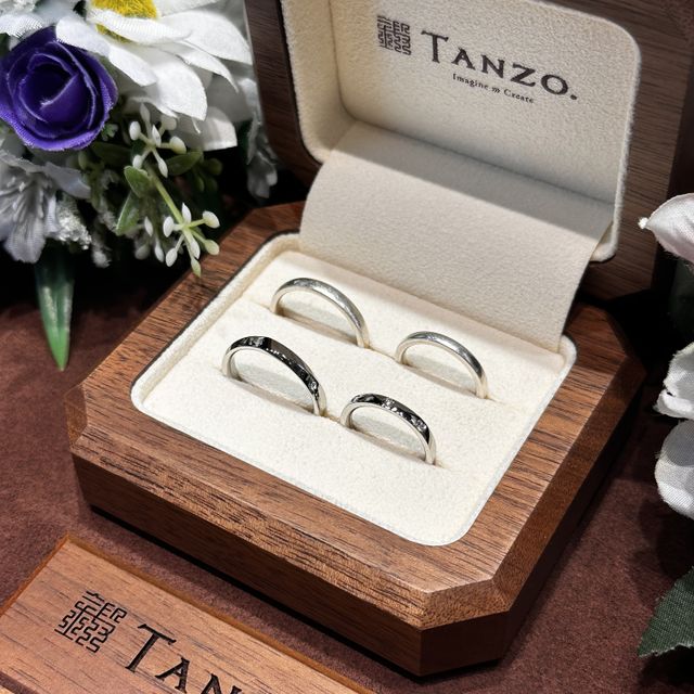 【TANZO.(鍛造指輪)の口コミ】 入籍指輪でつけ心地を確認したうえで、サイズ、形状を決めました。
自分た…