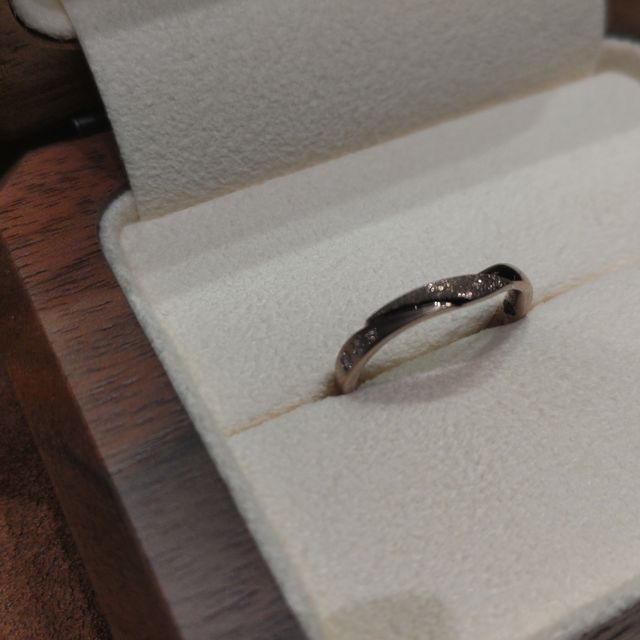 【TANZO.(鍛造指輪)の口コミ】 オリジナルのデザインで製作したかったため、セミオーダーにしました。
下…