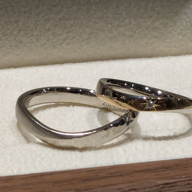 【TANZO.(鍛造指輪)の口コミ】 フルオーダーで自由に加工を入れることが可能な為、2人で話し合いながら理…