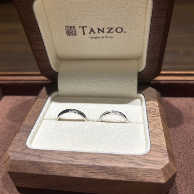 【TANZO.(鍛造指輪)の口コミ】 鍛造製法で頑丈かつ、ダイヤを３つ入れたにも関わらず価格も高すぎなかっ…