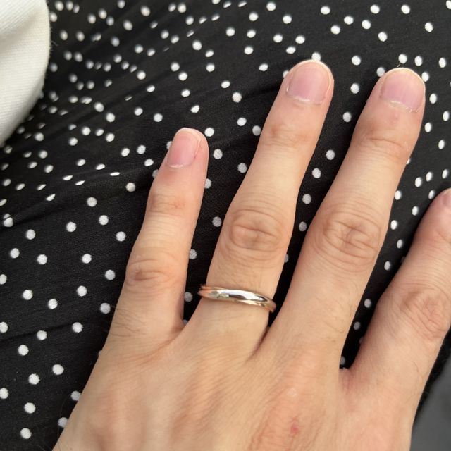 【ケイウノ ブライダル(K.UNO BRIDAL)の口コミ】 夫婦で同じデザインでお揃い感がある。女性用の指輪にはダイヤがあるので…