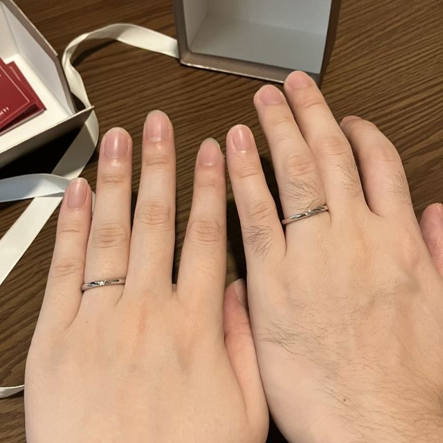 【TRECENTI(トレセンテ)の口コミ】 ストレートかつ女性側の指輪に1石かつ男性側の指輪にも何らかのデザインが…