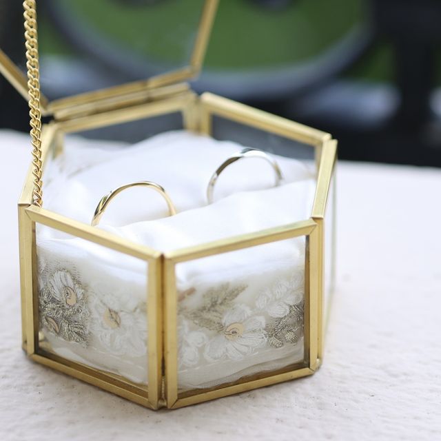 【gajumaru art craft(ガジュマルアートクラフト)の口コミ】 指輪のデザインは他ではあまり見ない形なので、特別感があり気に入ってい…