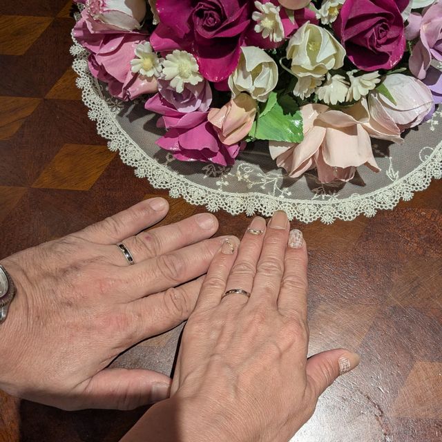 【TANZO.(鍛造指輪)の口コミ】 カタログに載ってるショーケースにある指輪も素敵ですが私達はお互いの個…