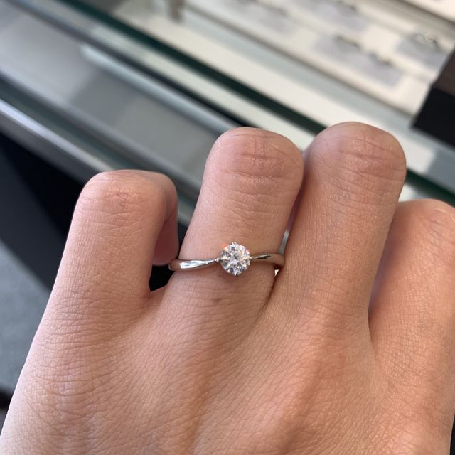 【アイプリモ(I-PRIMO)の口コミ】 シンプルなフレームだからこそ、ダイヤの輝きが目立つのがとてもお気に入…