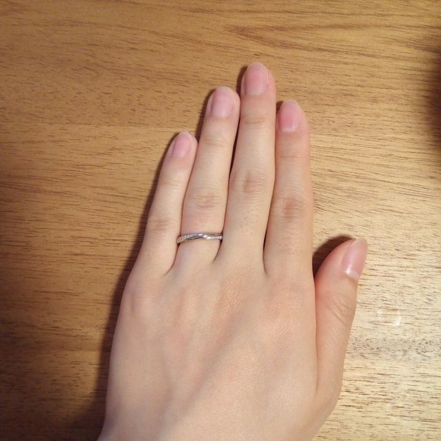 【銀座ダイヤモンドシライシの口コミ】 指輪は今の年齢だけでなく生涯ずっとつけるものなので、年齢を重ねても違…