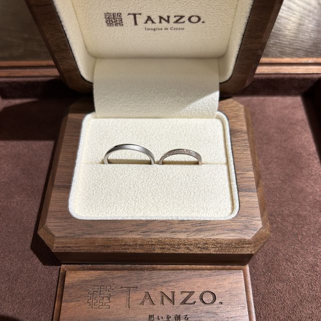 【TANZO.(鍛造指輪)の口コミ】 シンプルなデザイン、丈夫　たくさんのサンプルを見せていただきましたが…