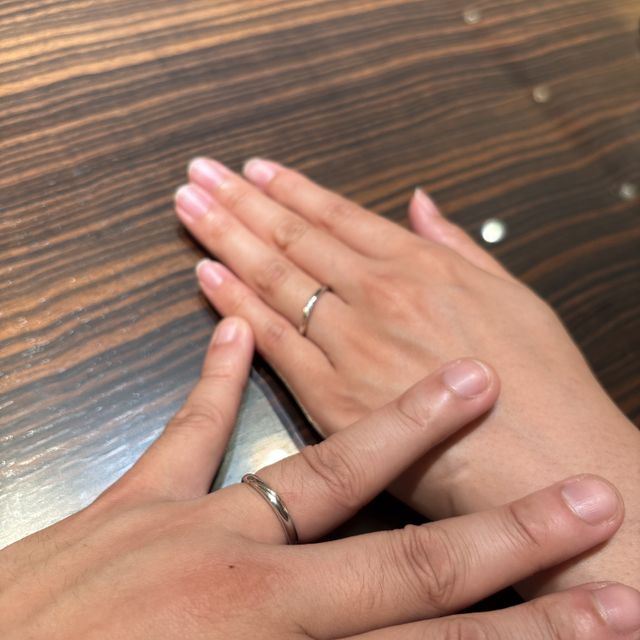 【AMATSU(アマツ)の口コミ】 シンプルで上品なデザインです。
瀬戸内海をモチーフにしている、和風のデ…