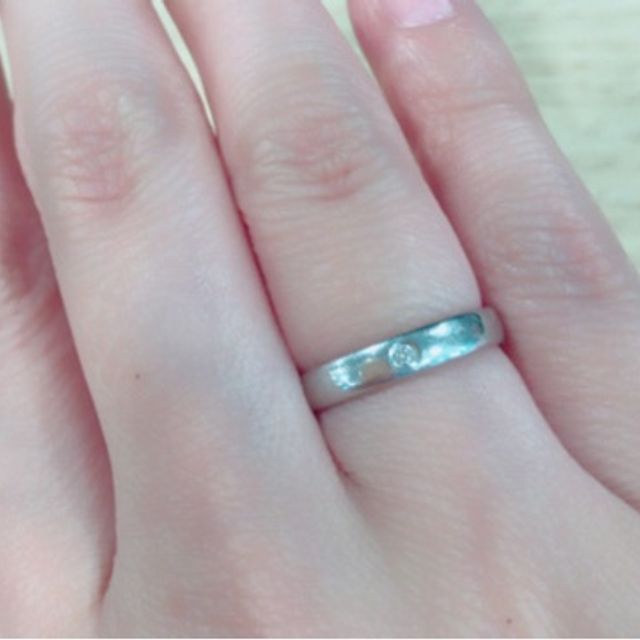 【俄(にわか)の口コミ】 気分で付けかえるファッションリングと異なり、結婚指輪は基本的には常に…