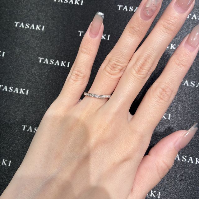 【TASAKI(タサキ)の口コミ】 シンプルながら洗練されたデザインに一目惚れ。
スティーレの滑らかなフォ…