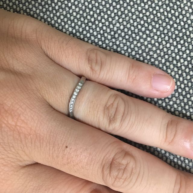 【4℃ BRIDAL(ヨンドシーブライダル)の口コミ】 エタニティを探していたのですが実際はめてみるとハーフエタニティの方が…