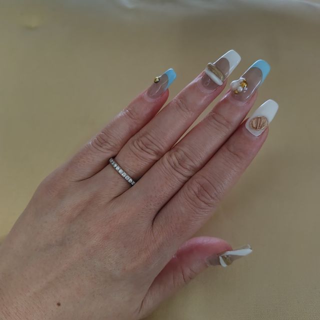 【TANZO.(鍛造指輪)の口コミ】 ゴールドも数種類のカラーがあって
好みで選べてよかったです。
ちゃんと…