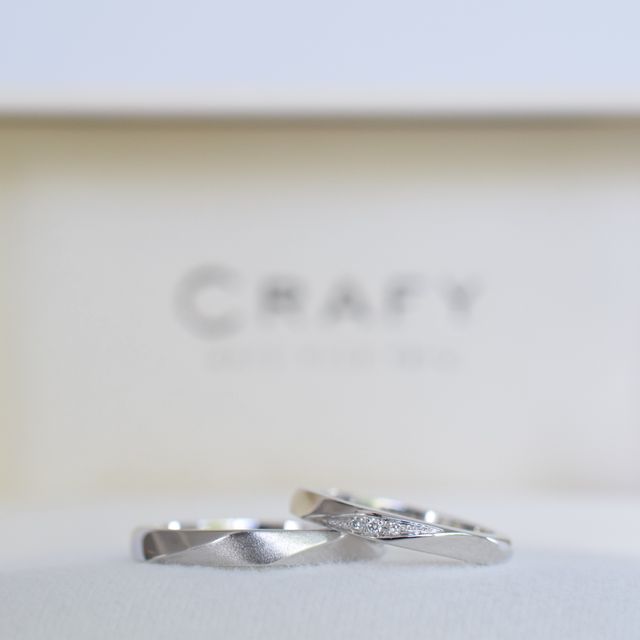 【CRAFY(クラフィ)の口コミ】 デザイン、素材など全て自分たちで選んで作ることができます。表面の加工…