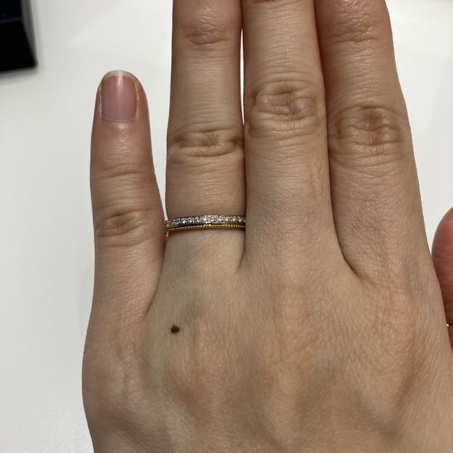 【4℃ BRIDAL(ヨンドシーブライダル)の口コミ】 店員さんが私に似合うと思うと選んでくれた指輪で、一目惚れでした。
フル…