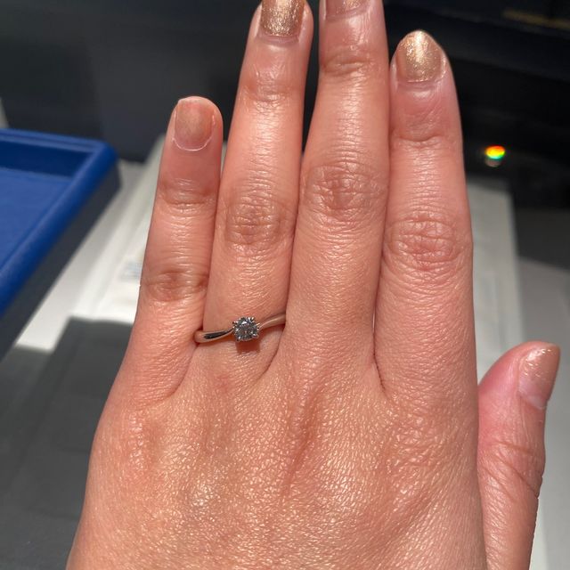 【銀座ダイヤモンドシライシの口コミ】 シンプルで飽きがこないデザイン、着用したときに自分の手にしっくりくる…